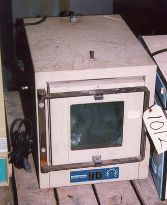 12" width x 12" H x 19" D Napco #5851, electric, 482&deg;F, 110 V., 1000 watt, vacuum post, #1012 - Image 1