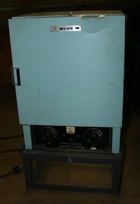 19" width x 18" H x 15" D Blue M Stabil-Therm #OV-500C-2, 500&deg;F, 2-adj shelves, 240 V., #1770 - Image 1