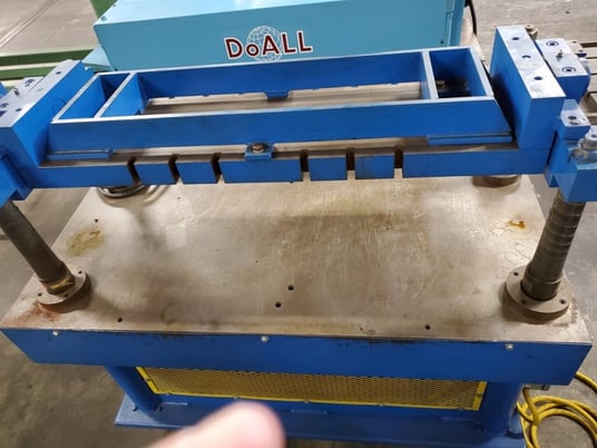 2500 lb. MTC #E-4436, die handler/flipper, power elevation, 220 V., excellent condition, #20125 - Image 5