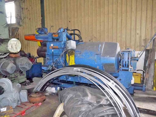 20000 lb. Herr uncoiler, 34" wide, 16"-20" ID, 4-segment mandrel, hydraulic expansion, L to R - Image 1