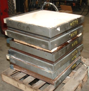 24" x 24" x 2.25", electric platens - Image 1