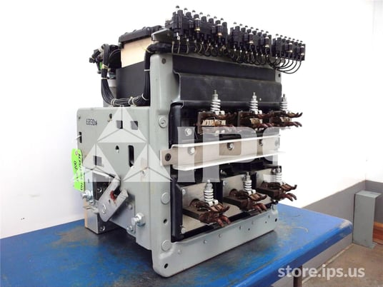 800 Amps GE Akr-5ae-30 Eo/do Unused Surplus (akr-_a-30) 125 Volts DC Control, Sst Li, 300 Amps Ct, Bell Alarm - Image 2