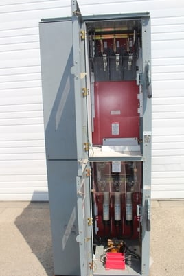 600 Amp. Allen-Bradley, 5 KV, 2-High, one fusible/ one non-fusible - Image 3