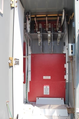 600 Amp. Allen-Bradley, 5 KV, 2-High, one fusible/ one non-fusible - Image 4