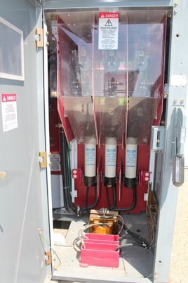 600 Amp. Allen-Bradley, 5 KV, 2-High, one fusible/ one non-fusible - Image 5