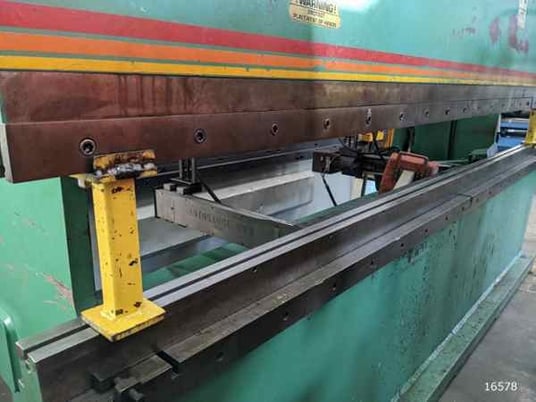 130 Ton, Accurpress #713012, hydraulic, 12' overall, 124" between housing, 8" stroke, 10" throat, S/N - Image 2