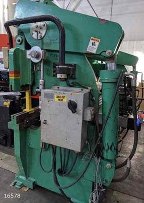 130 Ton, Accurpress #713012, hydraulic, 12' overall, 124" between housing, 8" stroke, 10" throat, S/N - Image 5