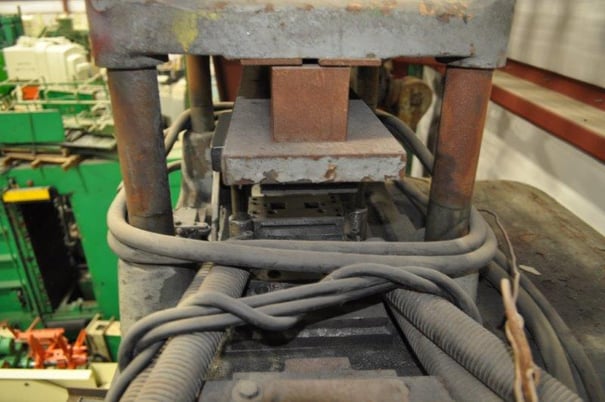 18 Ton, Tishken #CB8L2L, 4-post cut-off press, 2 stroke, air clutch & brake, 1963 - Image 4