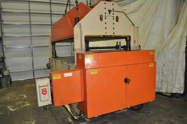 80 Ton, Bradbury, cut-off press, 1 stroke, 28.5"Shut Height, 120" x70.5"bed, 55 SPM, 20 HP, 1999 - Image 2