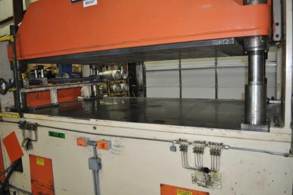 80 Ton, Bradbury, cut-off press, 1 stroke, 28.5"Shut Height, 120" x70.5"bed, 55 SPM, 20 HP, 1999 - Image 5