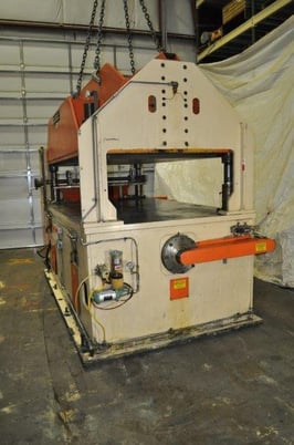 80 Ton, Bradbury, cut-off press, 1 stroke, 28.5"Shut Height, 120" x70.5"bed, 55 SPM, 20 HP, 1999 - Image 6