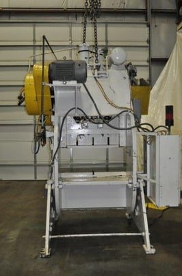 60 Ton, Johnson #G2-60-56-22, gap frame press, 4" stroke, 15" Shut Height,air clutch, 100 SPM, 1965 - Image 7