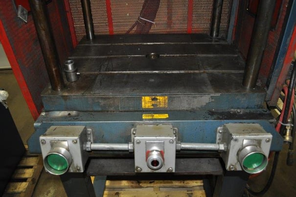 15 Ton, Foster-Wheeler, 4-post hydraulic press, 12" stroke, 26" daylight, 29-1/2"x24"bed & ram, 10 HP - Image 6