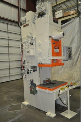 90 Ton, Niagara #E90, OBI back geared press, 9" stroke, 18" Shut Height, 46 SPM,air clutch & brake, 1986 - Image 3