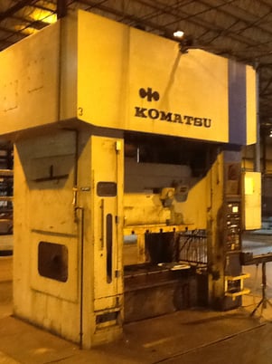 220 Ton, Komatsu #E2T-200N, straight side double crank press, 15.7" stroke, 25.5" Shut Height, air clutch & - Image 2