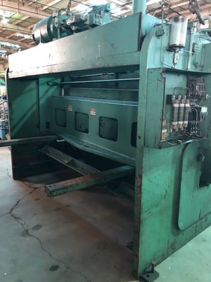 1/2" x 10' Allsteel #1/2/2010, hydraulic shear, 36" front operated back gauge, 11 hold downs, foot pedal - Image 4