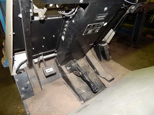 Advance #470200, floor sweeper, 36" cleaning path,right side edge brush, 1973 - Image 5