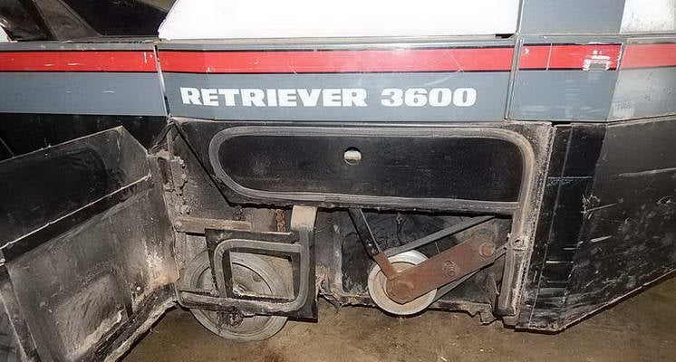 Advance #470200, floor sweeper, 36" cleaning path,right side edge brush, 1973 - Image 7