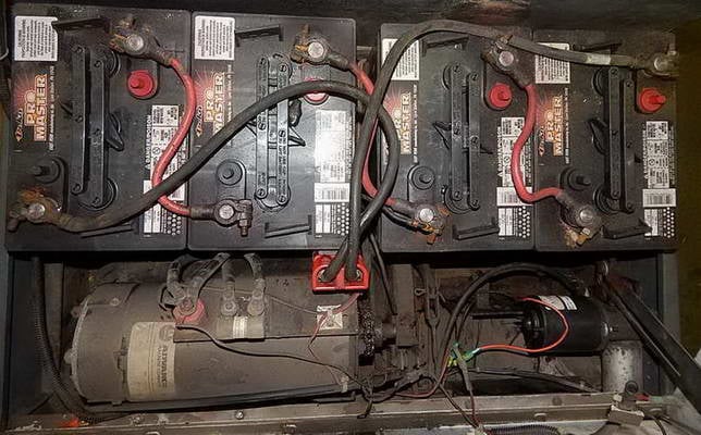 Advance #470200, floor sweeper, 36" cleaning path,right side edge brush, 1973 - Image 8