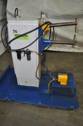 10 KVA Lors, spot welder, 18" throat,foot pedal, 2+2 max weld thickness, 550 V. - Image 4