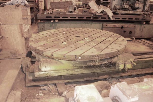 8' HD turntable, 4' in-out, low profile, drive with large worm ring, T-slotted top - Image 1