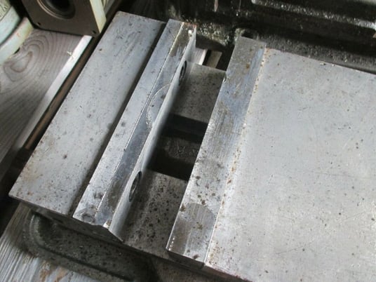 Kurt #D80, 8" milling machine vise w/handle, used - Image 2