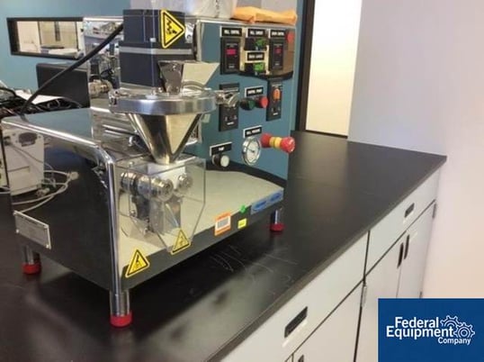 Freund Vector #TFC-LAB MICRO, roll compactor system, with digital roll Control, roll current & screw Control - Image 3