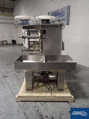 Wrap-Ade #UPH8-12, veritcal dose packer, 12" wide seal area, dual vibrating feeders, Stainless Steel hoppers - Image 4