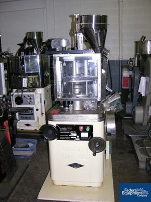 6.5 Ton, Manesty #Beta, tablet press, 16 station, #28729 - Image 1