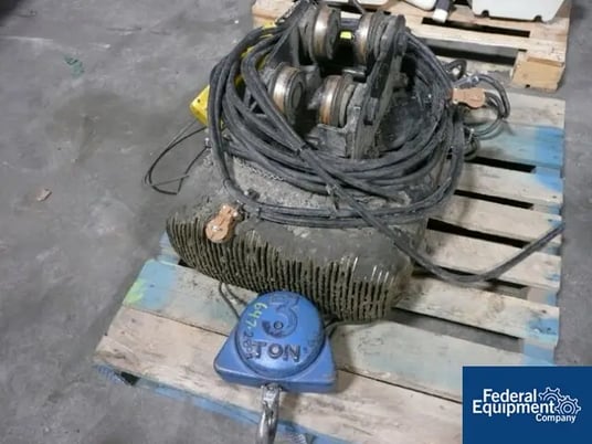 3 Ton, Christon-Moore, cable drive hoist, #31608 - Image 1