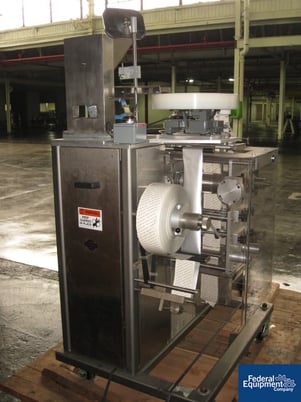 Wrap-ade #VSP-JR, vertical strip packer, Servo driven, Koyo PLC controls, 1/2 HP, 180 V.drive, touch screen - Image 2