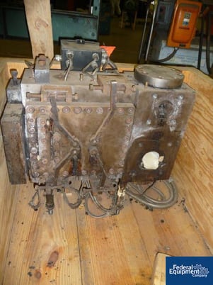 Cloeren, co-extrusion die block, 5 layer, used, #40209 - Image 3