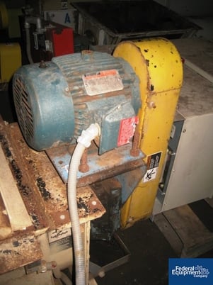 14" diameter x 9.5' long, Carbon Steel screw conveyor, partially covered, 7.5" pitched flights, 15" x15" - Image 4
