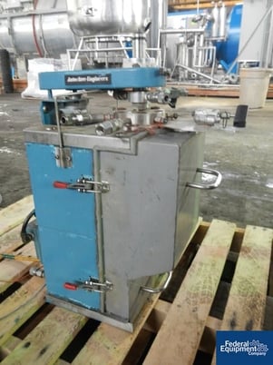 Autoclave Engineers, 316 Stainless Steel reactor, bolt-on flat top, dish bottom, 5300 psi @ 550°F, water - Image 2