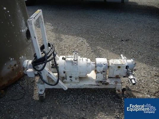 Waukesha #30, Stainless Steel rotary lobe, 1.5" inlet/outlet, portable base, 2 HP, 230/460 - Image 2