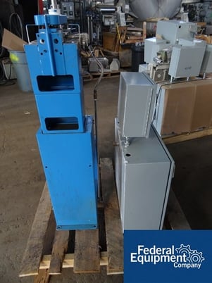 .26 gallon Autoclave Engrs., 316 Stainless Steel reactor, 1 liter, less reactor chamber, bolted top, 2200 psi - Image 2