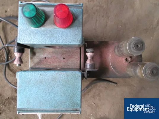 Zumbach #KW20, surface fault detector, 2.5" W apperture w/2" W opening, idler rollers, serial #2709.1262 - Image 3