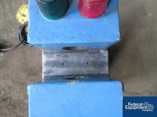 Zumbach #KW20, surface fault detector, 2.5" W apperture w/2" W opening, idler rollers, serial #3072-1559 - Image 3