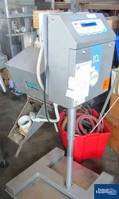 Loma #IQ, metal detector, on stand, #43953 - Image 1