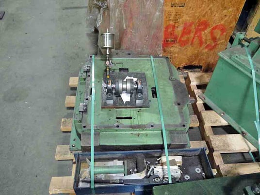 Standard Machine Co. #5U, Turks Head, universal type, .437" square, .219" x .437" rectangle, 250 FPM, tooling - Image 1