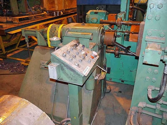 10000 lb. Stamco Recoiler, double support w/drop-in drums, 32" dia. x 30" face drums, air expansion/collapse - Image 3
