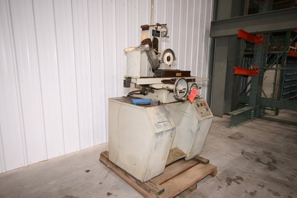 6" x 18" Harig #618, hand Feed Precision Surface Grinder, 19" long. travel, 6-1/4" cross feed, 12" vertical - Image 7