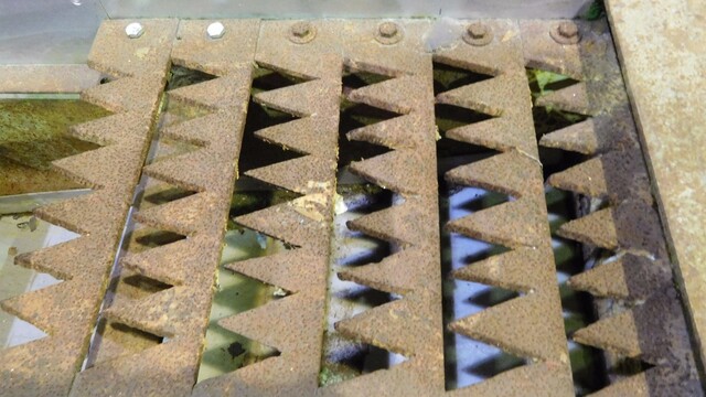 IFE #SR500x3000FS-LM655T, screener/feeder, 5.3,, stroke, 2011 - Image 10