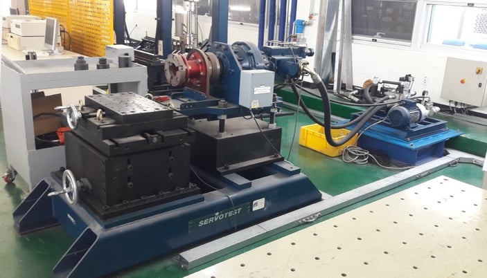 Servotest Axial And Torsional Structural Fatigue Setup - Image 5