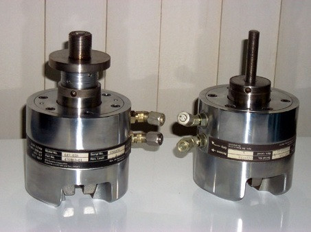 MTS/Instron Hydraulic Grips - Image 1