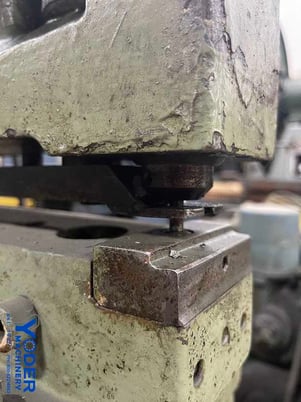 No. 60 Greenville nibbler, 11" x 12 gauge, 1725 SPM, 1/2 HP, mounted on metal stand, #14284 - Image 2