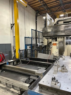 Okuma #MCR-BII2.5, bridge type machining center, 157" X, 125" Y, 31" Z, 180 automatic tool changer, 6000 RPM - Image 9
