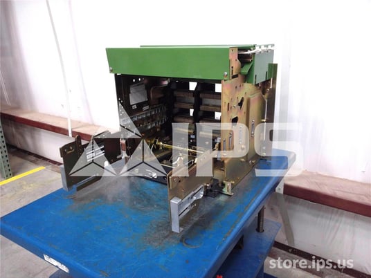 2500 Amps Square D Merlin Gerin Drawout Substructure For Masterpact Mc / Mp, H1 / H2 / Hi / L1, Manually Or - Image 4