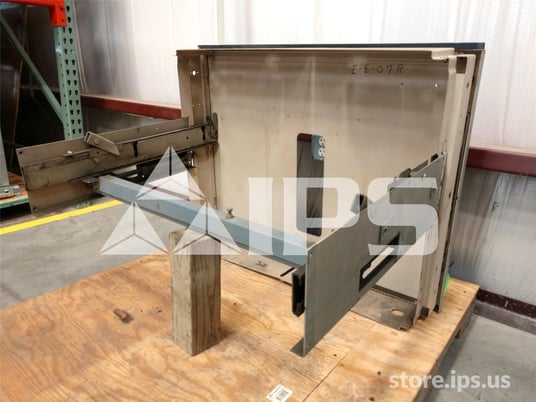 4000 Amps GE Akd-5 Drawout Substructure For Ak-2a-100, Manually Or Electrcally Operated Breaker - Image 2