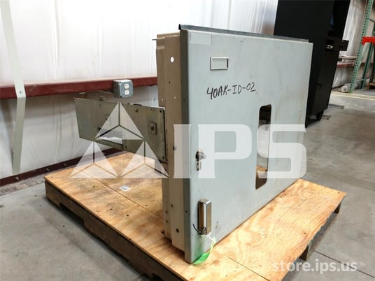 4000 Amps GE Akd-5 Drawout Substructure For Ak-2a-100, Manually Or Electrcally Operated Breaker - Image 5